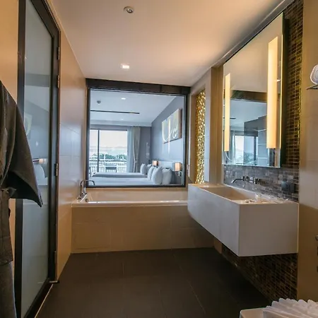Suite Large Studio Apt With Hot Tub Bath In Front Pa Tong Beach